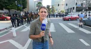 Repórter é atingida por tiro da polícia durante protesto contra políticas de Trump