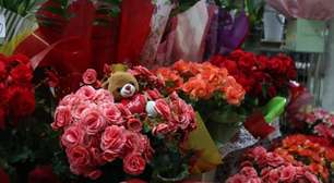 Mercadão de Mogi se prepara para aumento nas vendas de flores com a chegada do Dia dos Namorados