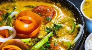 Moqueca de peixe fácil, com leite de coco e dendê: da Bahia