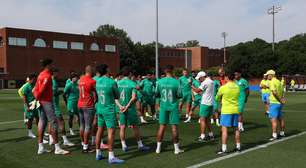 Palmeiras treina com time completo após retorno dos convocados