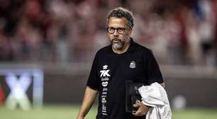 Cléber Xavier cita 'efetividade' do Santos e lamenta suspensão de Rollheiser