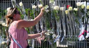 França: marcha silenciosa homenageia funcionária de escola morta por aluno de 14 anos