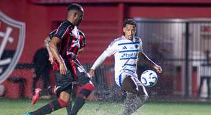 Vitória e Cruzeiro não saem do zero sob forte chuva em Salvador