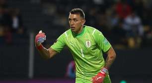 Estudiantes acerta a contratação do goleiro Fernando Muslera