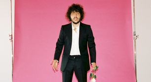 Benny Blanco revela medo e ansiedade ao subir aos palcos