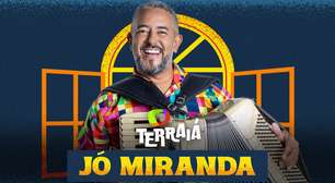 Jó Miranda faz público entrar no clima de São João em show no Terraiá