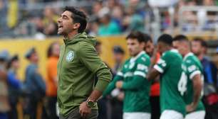 Abel Ferreira se irrita com arbitragem e leva cartão na estreia do Palmeiras no Mundial de Clubes
