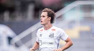 Reforço caseiro! Meia se recupera no Santos e fica à disposição