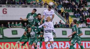 Chapecoense bate Ferroviária e se aproxima do G4 da Série B