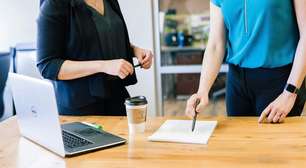 Pessoas bem-sucedidas no trabalho evitam essas frases; experimente substituí-las por estas cinco opções