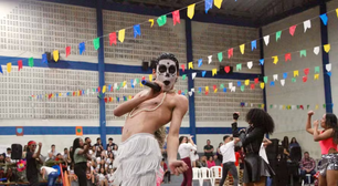 Jovem que viralizou dançando Ney Matogrosso vai desfilar no carnaval do Rio em 2026