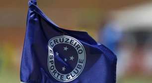 Atacante do Cruzeiro comemora vitória do Flamengo contra o Chelsea no Mundial
