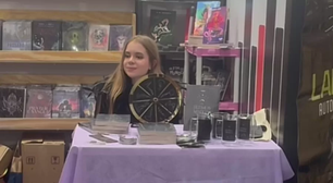 Autora viraliza ao lamentar 'tarde de autógrafos' vazia na Bienal do Livro: 'Ainda tenho fé'