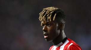 Athletic Bilbao reage a vandalismo em mural e defende Nico Williams
