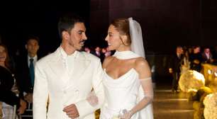 Fotos do casamento de Giovanna Lancellotti e Gabriel David: vestido de noiva, beijo e emoção do casal em +15 imagens