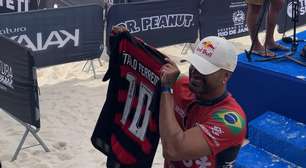 'Eu campeão aqui e eles lá', brinca Ítalo Ferreira após ganhar a '10 do Flamengo' de presente