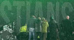 Baterista tem infarto durante show e precisa ser reanimado no palco