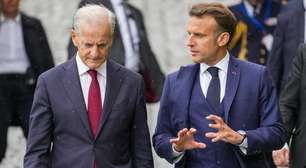 Macron questiona "legalidade" de ataque dos EUA ao Irã, mas diz que França também quer evitar bomba atômica