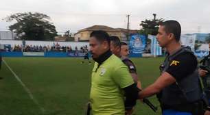 Árbitro é preso durante partida de futebol de várzea no Guarujá