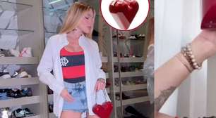 Namorada de Leo Pereira, Karoline Lima tem bolsa romântica de quase R$ 2 mil como amuleto na Copa do Mundo de Clubes. Detalhes!