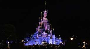 Homem preso por tentar se casar com menina de 9 anos na Disney de Paris é pedófilo foragido