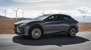 Toyota quer ter um carro elétrico para rodar 1.000 km, mas sofre com isso