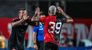 Janderson fala pela primeira vez da sua saída do Vitória e cita Thiago Carpini: "Acreditou em mim"