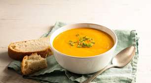 6 receitas de sopas cremosas para espantar o frio