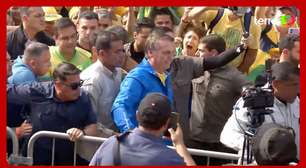 Bolsonaro é chamado de 'maior torcedor do Palmeiras do Brasil' ao chegar em ato na Paulista
