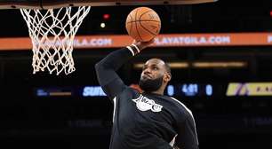 'Vocês são idiotas': técnico dos Lakers alfineta repórteres após anúncio de LeBron James