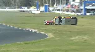 Piloto capota 12 vezes em corrida na Argentina