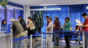Fila do INSS quase dobra e chega a 2,4 milhões de pedidos ainda sem resposta