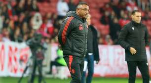 Torcida do Inter mostra o caminho das pedras para eliminar o Flamengo na Libertadores: "ABRE O OLHO, ROGER!"