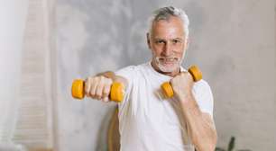 É preciso treinar mais para ganhar massa muscular após os 40?