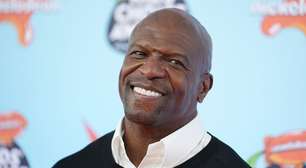 Terry Crews ganha cartaz de 'Cidade de Deus' e se emociona; veja vídeo