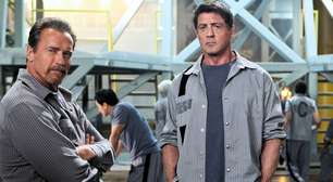 Arnold Schwarzenegger admite que Sylvester Stallone é o melhor ator: "É como acender um pavio"