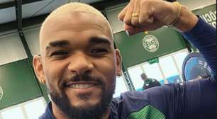 Zagueiro volta ao Coritiba, posta foto no CT, mas não joga mais pelo clube