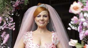 Monocromia: Aldeíde se casa com vestido rosa em "Vale Tudo"