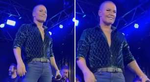Eduardo Costa surge irreconhecível em show e web compara com Xuxa: o que mudou?