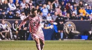 Messi faz dois gols após Mundial, e Inter Miami vence no retorno à MLS