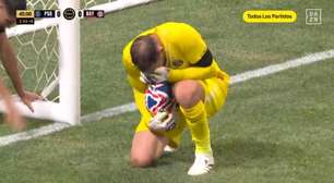 Donnarumma, do PSG, chora após causar grave lesão em jogador do Bayern; confira