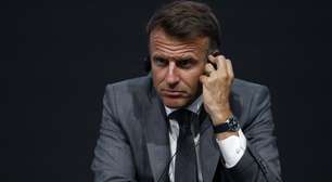 Um ano após eleições legislativas antecipadas, Macron está "enfraquecido e isolado", diz imprensa francesa