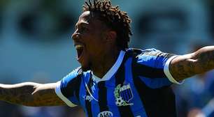 Athletico-PR prepara proposta por atacante do Liverpool: "Estrangeiros em alta"