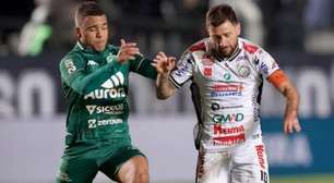 Chapecoense vira no fim diante do Operário e sobe na tabela da Série B
