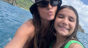 Deborah Secco curte férias em Noronha com a filha; saiba o valor da diária do hotel