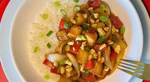 Frango xadrez com abacaxi e amendoim: receita oriental fácil
