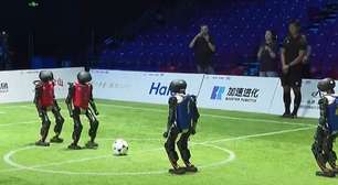 Robôs em quadra: China faz primeiro campeonato de futebol de humanoides