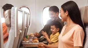Comidas e bebidas para evitar antes de embarcar no avião