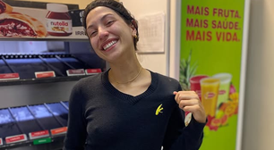 Jovem viraliza ao mostrar último dia como balconista de lanchonete antes de se formar médica