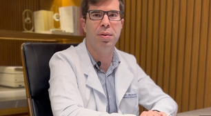 Rosquinha, aranha e pirulito: médico faz sucesso falando de saúde sexual e vira alvo de conservadores